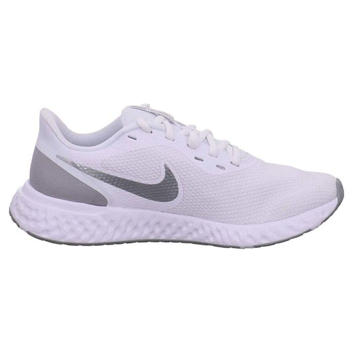 Кроссовки женские Nike Revolution 5 BQ3207-100 текстильные для бега белые 