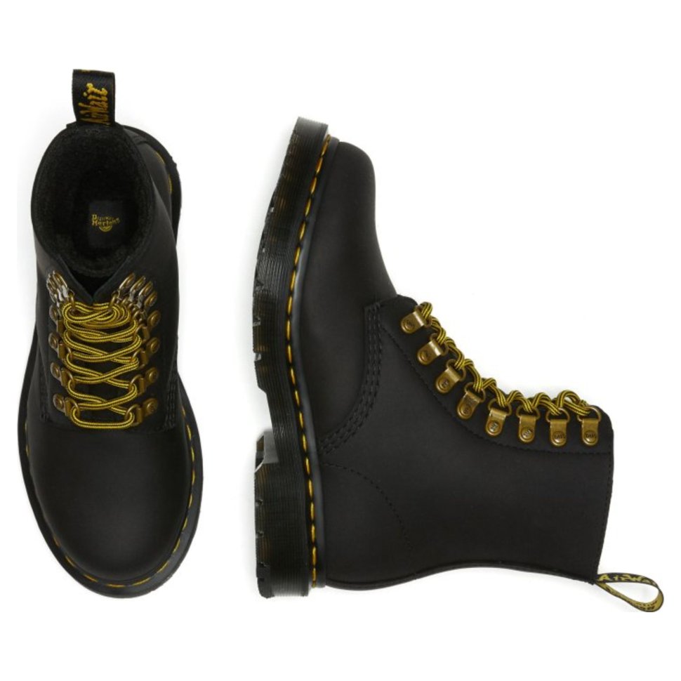 Doc martens 146 wintergrip hot sale
