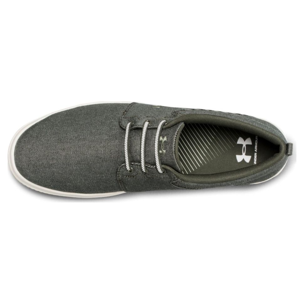 Street encounter under armour top