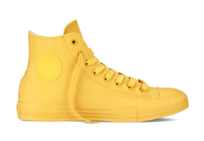 Резиновые кеды Converse (конверс) Chuck Taylor All Star 144747 жёлтые &nbsp;Отличный выбор кед от&nbsp;Converse (конверс). Это идеальная обувь для самой мокрой погоды. Яркая желтая расцветка не только смотрится оригинально, но в мрачный и серый день внесет свое позитивное красочное настроение. Кеды выполнены из качественых материалов. Сбоку украшены логотипом бренда. Такая модель кед станет отличным ярким акцентом в гардеробе каждого. Торопитесь купить пока все не разобрали!