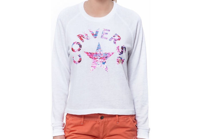 Женская толстовка Converse (конверс) 09777C102 белая Стильная женская толстовка Converse (конверс) 09777C102 белая изготовленная из высококачественного материала, необычайно мягкая и приятная на ощупь. Толстовка свободного кроя с круглым вырезом горловины и длинными рукавами. Спереди модель дополнена красочным логотипом бренда Converse (конверс), который подчеркнет оригинальность модели и Ваш безупречный вкус. Модная и в тоже время комфортная толстовка от Converse (конверс) это отличный вариант для создания стильного образа.