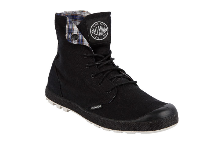 Мужские ботинки Palladium Slim Colection 02835-070 Slim Snaps черные &nbsp;Ботинки Palladium - практичный вариант на каждый день. Материалы, из которых изготовлена обувь, обеспечивают необходимые условия для полноценной эксплуатации. Плотный текстиль - это высокая износоустойчивость и прочность, а также необходимый воздухообмен и оптимальная терморегуляция. Жесткая резиновая подошва не изнашивается в течение долгого времени. Ботинки Palladium подчеркнут вашу индивидуальность.